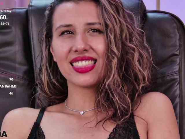 EmelyGlory webcam