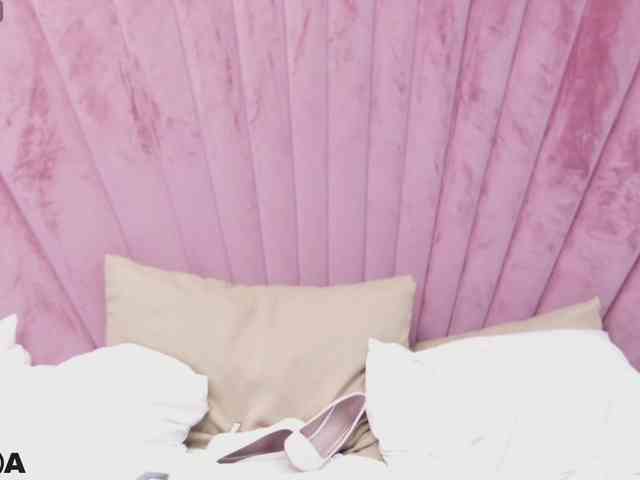EmelyGlory webcam