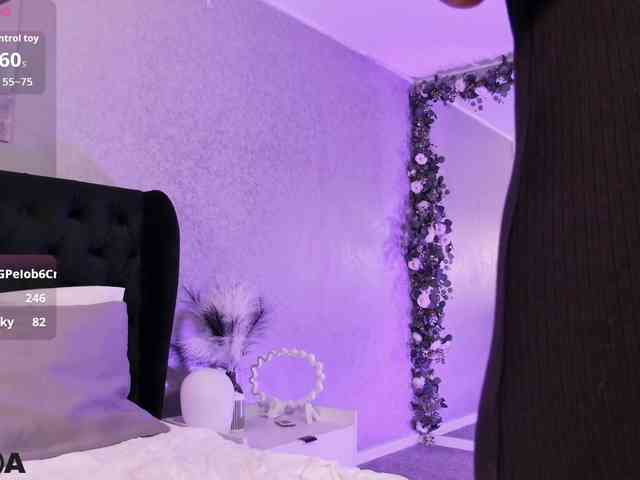 EmelyGlory webcam