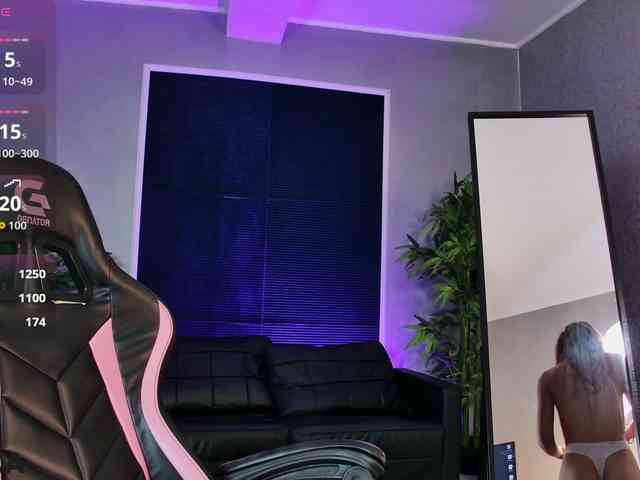 EmelyGlory webcam