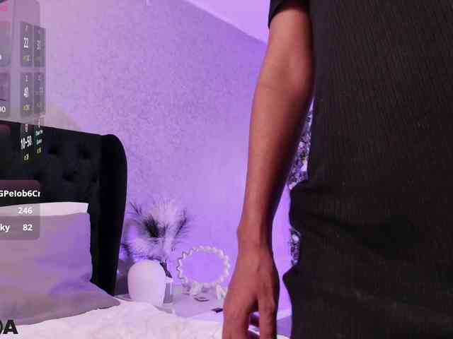EmelyGlory webcam