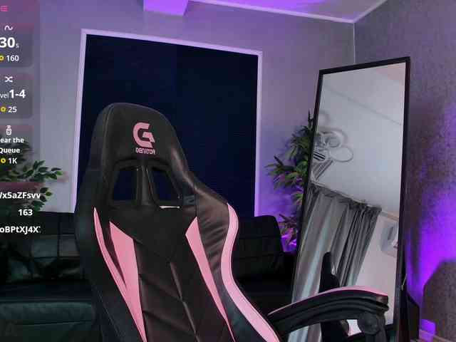 EmelyGlory webcam