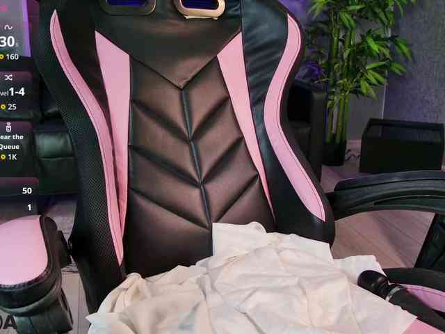 EmelyGlory webcam