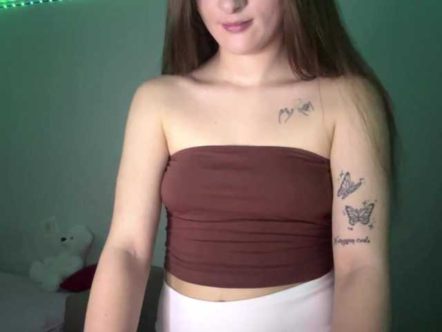 nessy-messy live cam on BongaCams