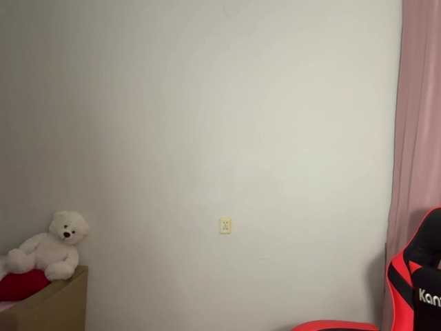 nessy-messy live cam on BongaCams