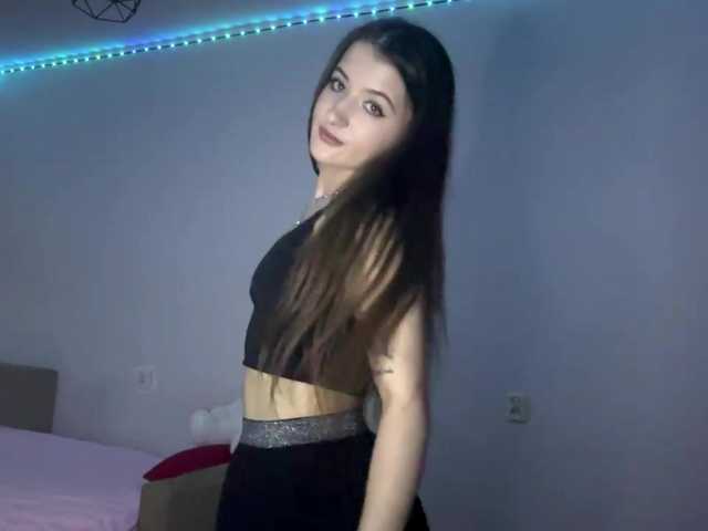 nessy-messy live cam on BongaCams