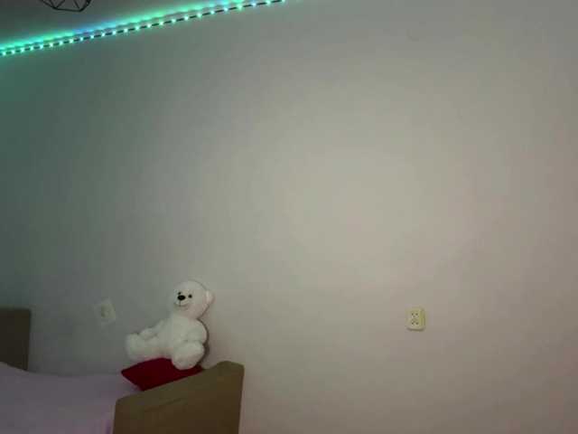 nessy-messy live cam