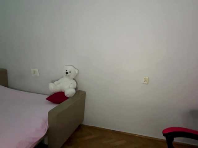 nessy-messy live cam on BongaCams