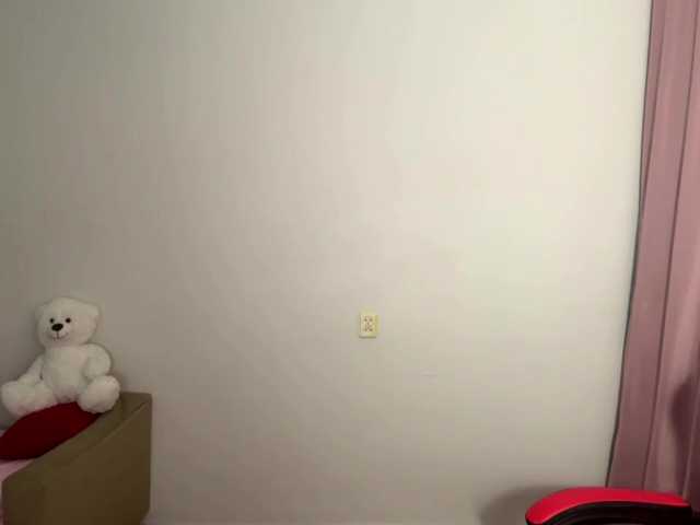 nessy-messy live cam on BongaCams