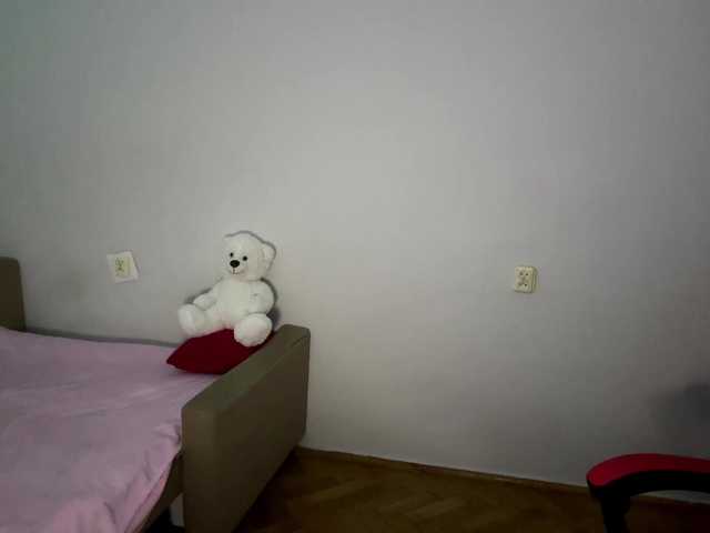 nessy-messy live cam on BongaCams