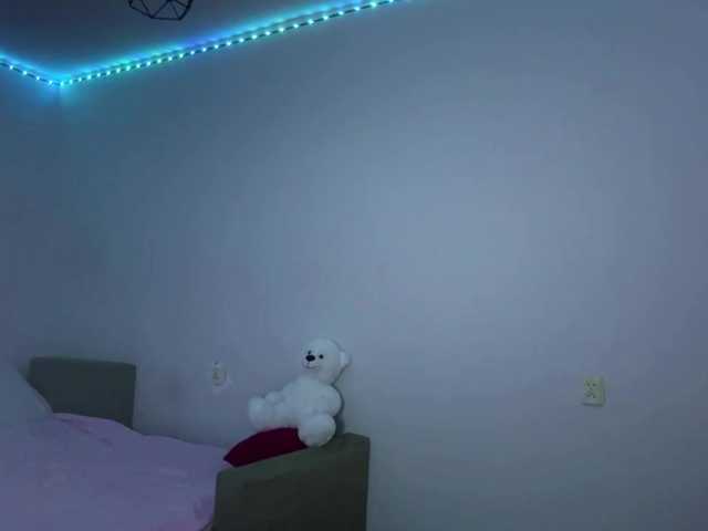 nessy-messy live cam on BongaCams