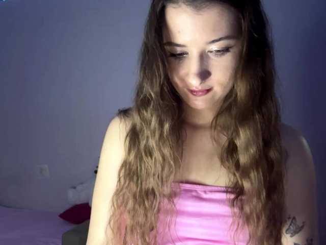nessy-messy live cam on BongaCams