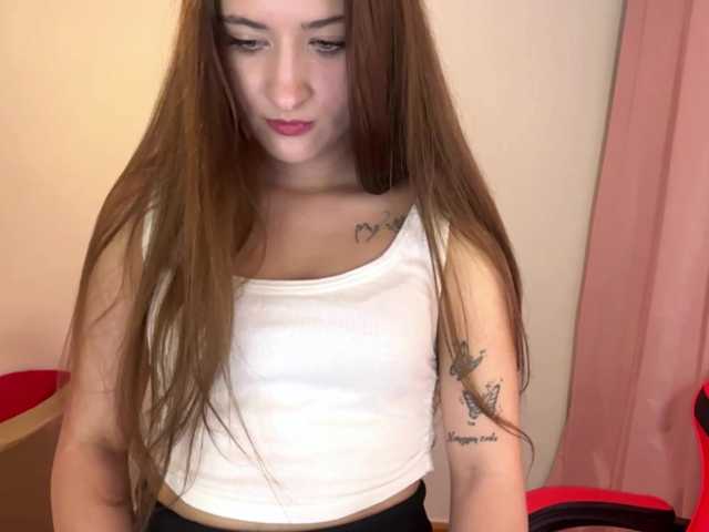 nessy-messy live cam on BongaCams