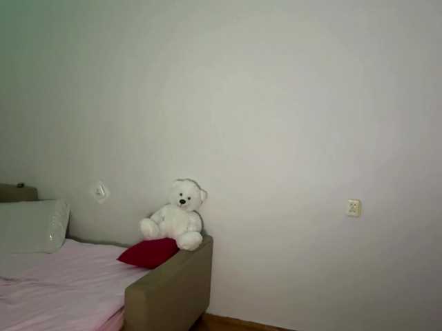 nessy-messy live cam on BongaCams