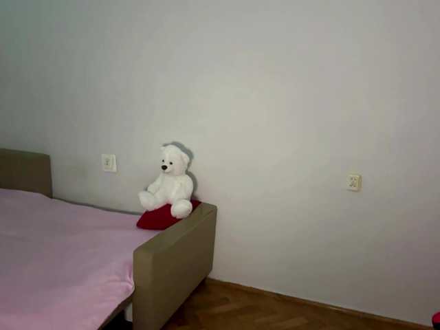 nessy-messy live cam on BongaCams
