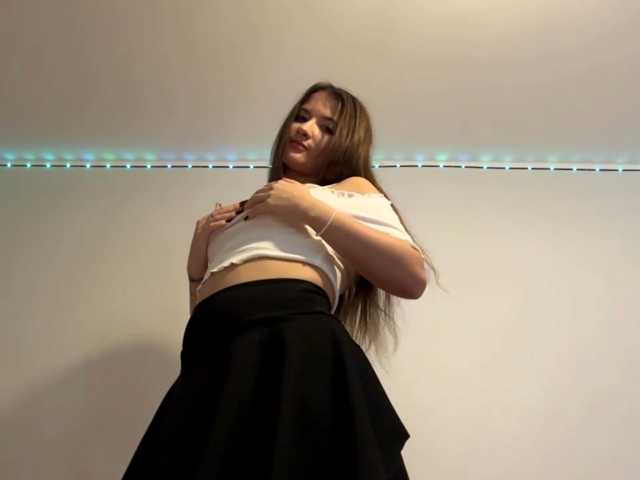 nessy-messy live cam on BongaCams