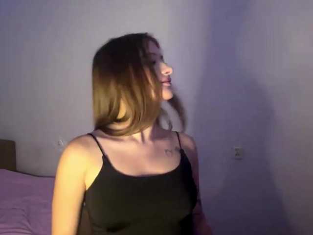 nessy-messy live cam on BongaCams
