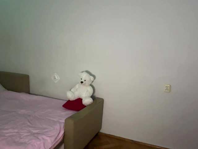 nessy-messy live cam on BongaCams