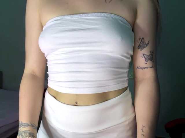 nessy-messy live cam on BongaCams