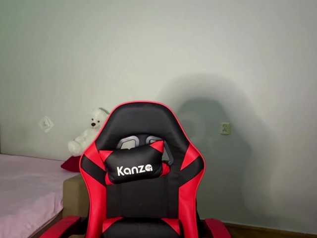nessy-messy live cam on BongaCams