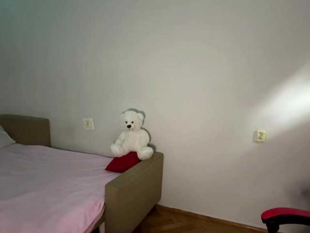 nessy-messy live cam on BongaCams