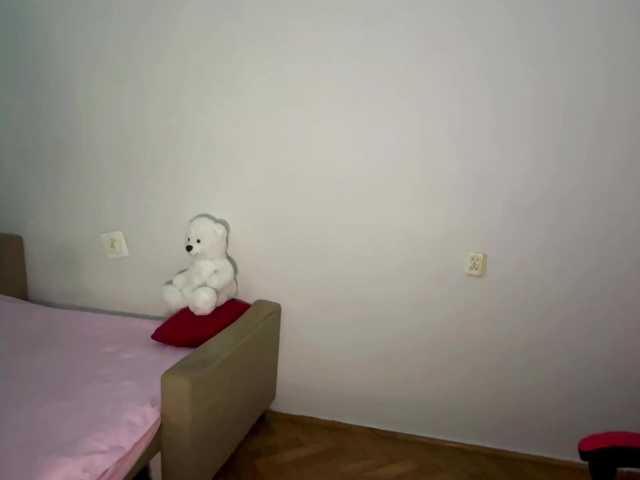 nessy-messy live cam on BongaCams