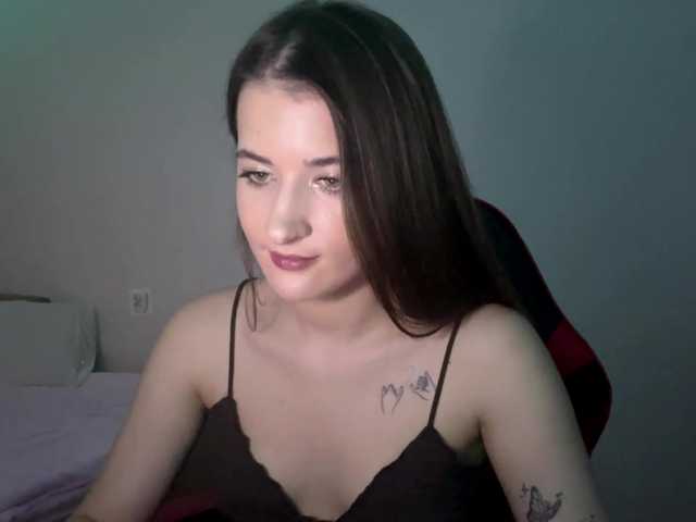 nessy-messy live cam on BongaCams