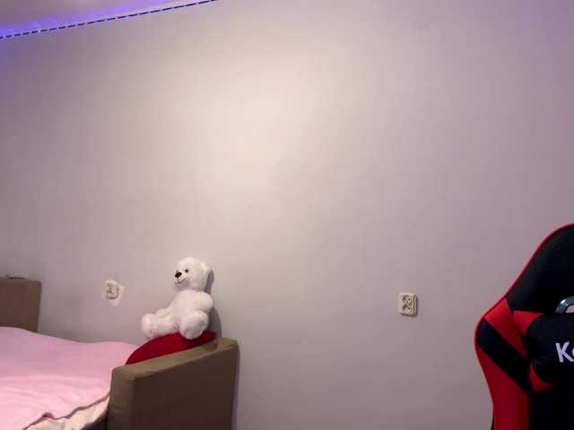 nessy-messy live cam on BongaCams