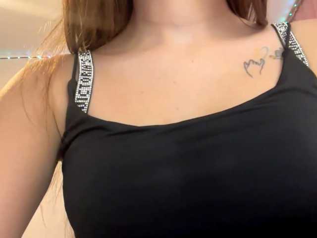 nessy-messy live cam on BongaCams
