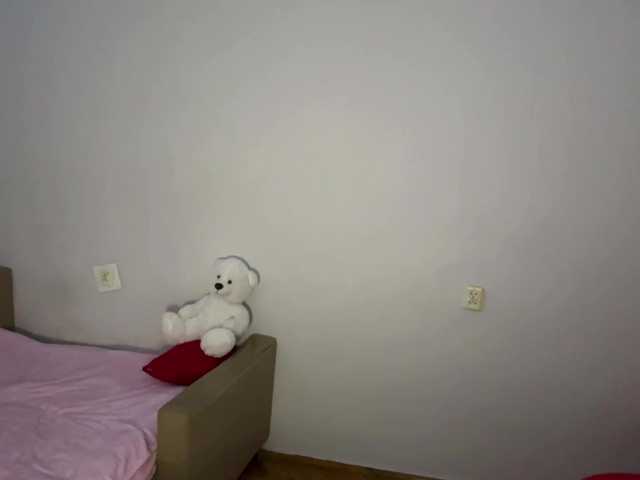 nessy-messy live cam on BongaCams