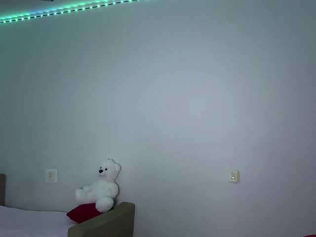 nessy-messy live cam on BongaCams
