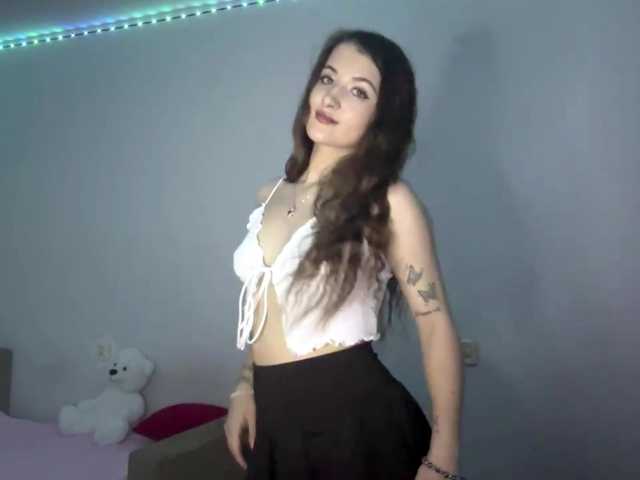 nessy-messy live cam on BongaCams
