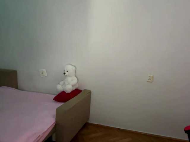 nessy-messy live cam on BongaCams