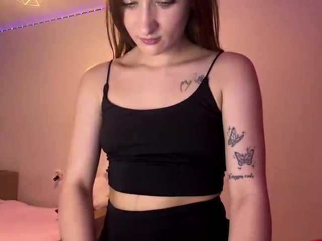 nessy-messy live cam on BongaCams