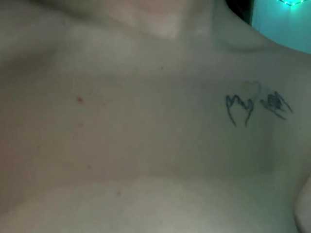 nessy-messy live cam on BongaCams