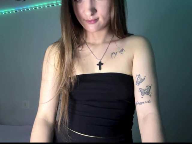 nessy-messy live cam on BongaCams