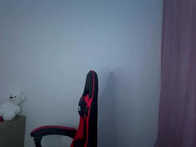 nessy-messy live cam on BongaCams