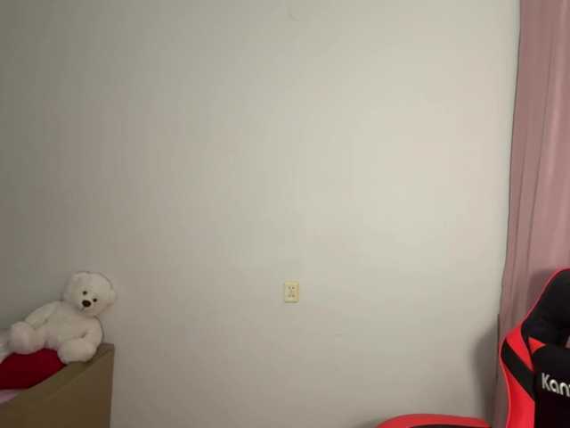 nessy-messy live cam on BongaCams