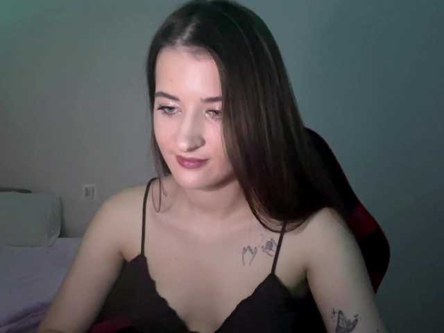 nessy-messy live cam on BongaCams