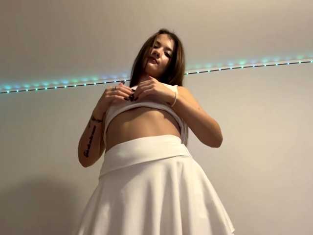 nessy-messy live cam on BongaCams