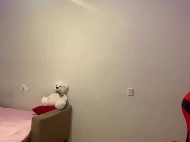 nessy-messy live cam on BongaCams