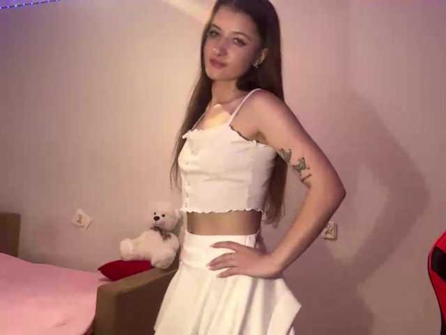 nessy-messy live cam on BongaCams