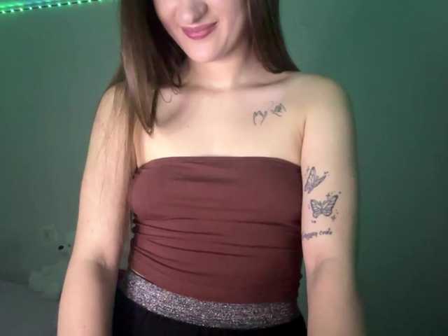 nessy-messy live cam on BongaCams