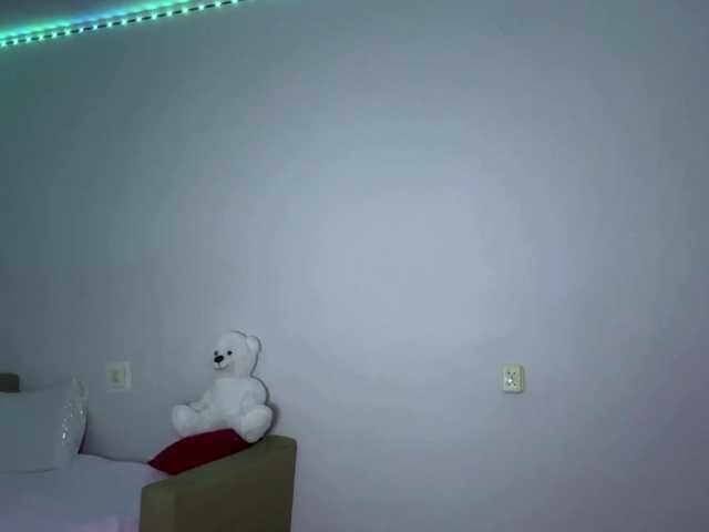 nessy-messy live cam on BongaCams