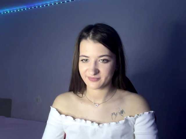 nessy-messy live cam on BongaCams