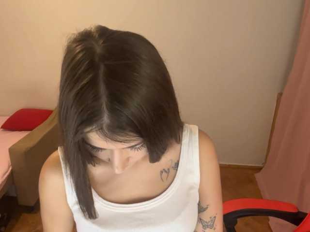 nessy-messy live cam on BongaCams