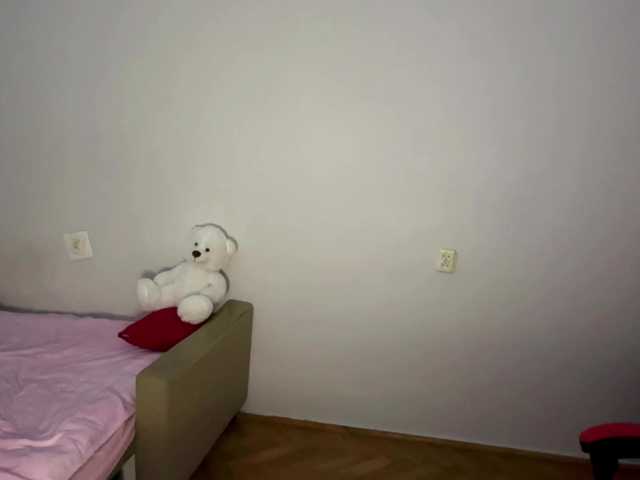 nessy-messy live cam on BongaCams