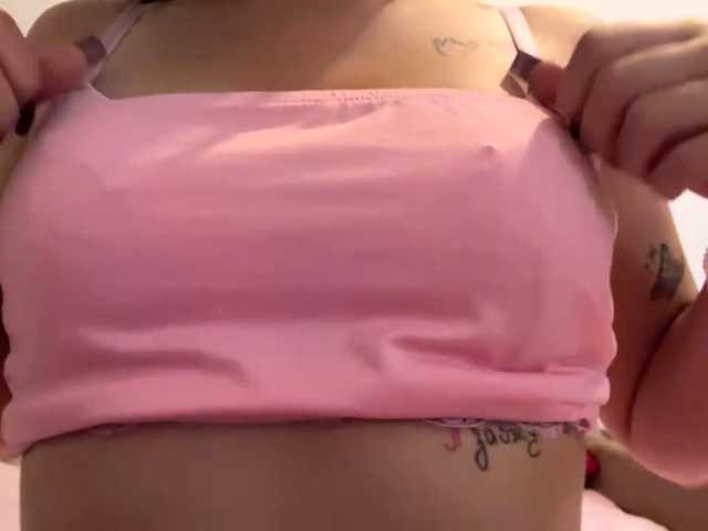 nessy-messy live cam on BongaCams