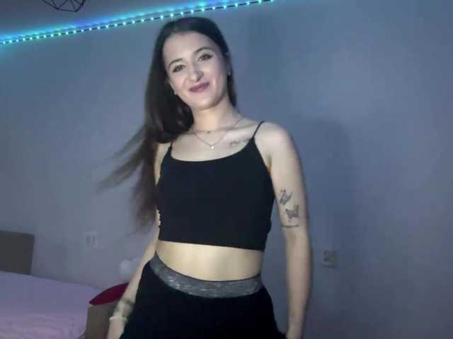 nessy-messy live cam on BongaCams