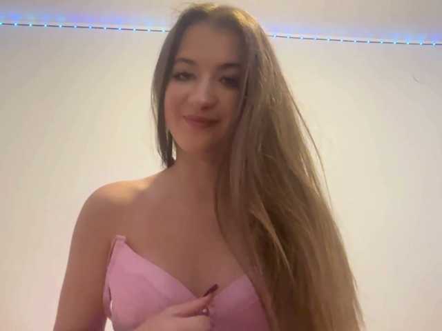 nessy-messy live cam on BongaCams